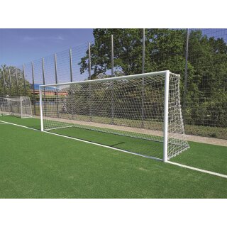 Stadion-Fu&szlig;balltor LIGA 7,32 x 2,44 m in Bodenh&uuml;lsen mit Netzhalte-Konstruktion, EN 748 -Typ 2, vollverschwei&szlig;t, silber